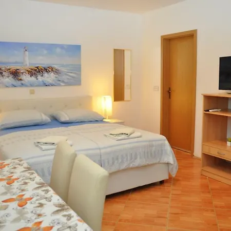 Ivica Apartment *
