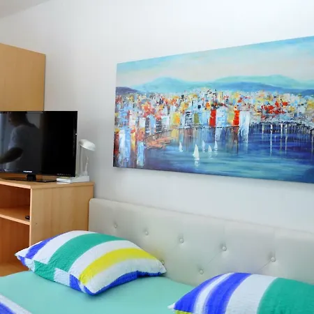 Ivica Apartamento *