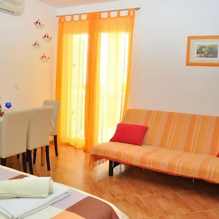 Ivica * Μακάρσκα